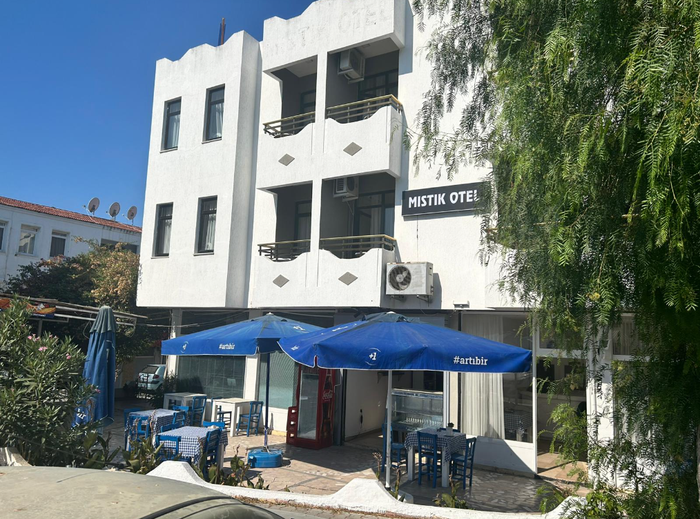 Çeşme Merkezde Konaklamanın En İyi Adresi: Klimalı, Kahvaltı Dahil, Temiz ve Konforlu Butik Otelimiz